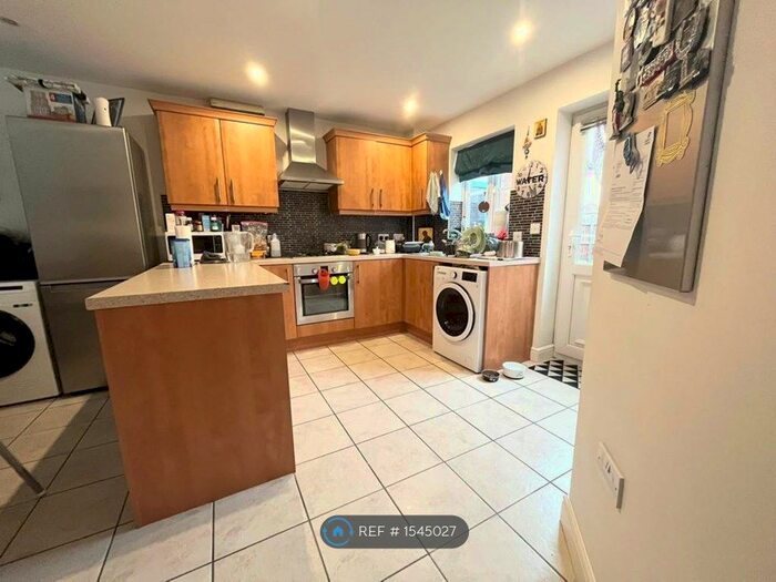 3 Bedroom Detached House To Rent In Chestnut Place, Toton, Nottingham, NG9