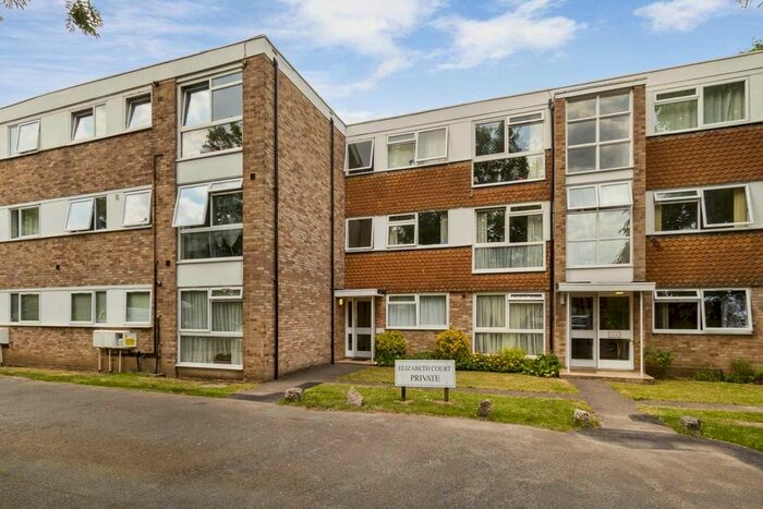 1 Bedroom Flat To Rent In Hampton Road, Teddington, TW11