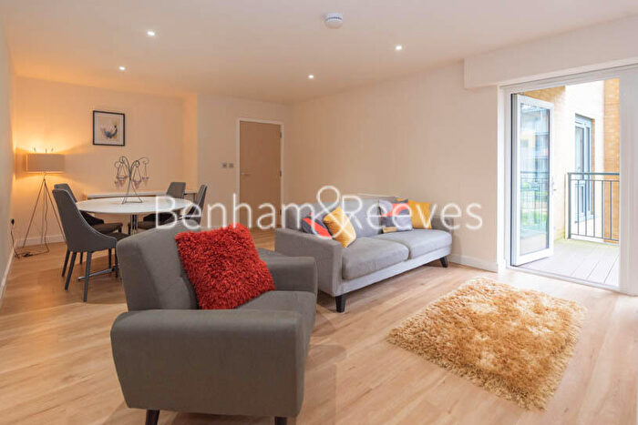 2 Bedroom Apartment To Rent In Beaufort Park, Colindale, NW9