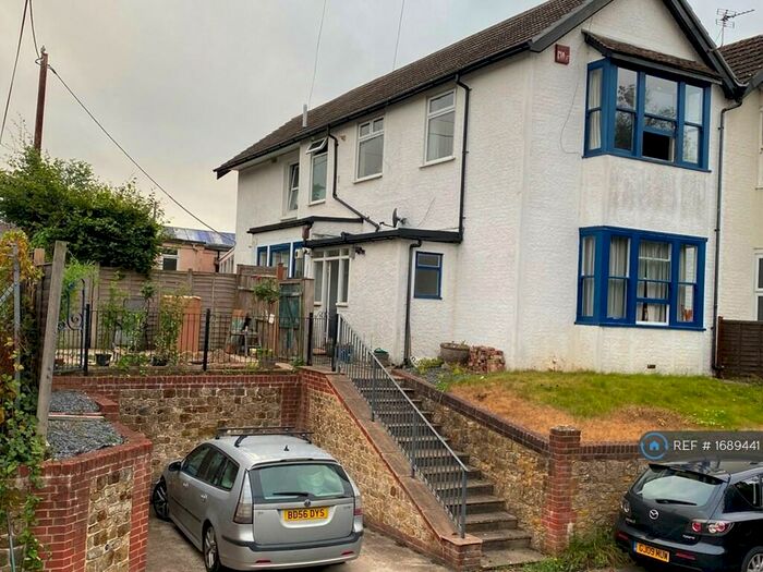 2 Bedroom Flat To Rent In June Lane, Midhurst, GU29