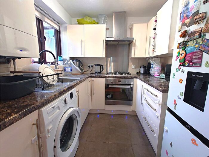 1 Bedroom End Of Terrace House For Sale In Rodmell Close, Hayes, Greater London, UB4