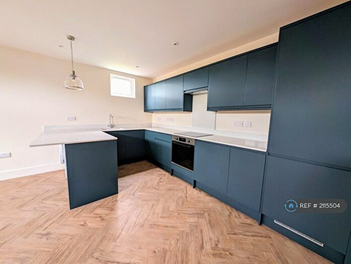 2 Bedroom Flat To Rent In Bonehurst Road, Horley, RH6