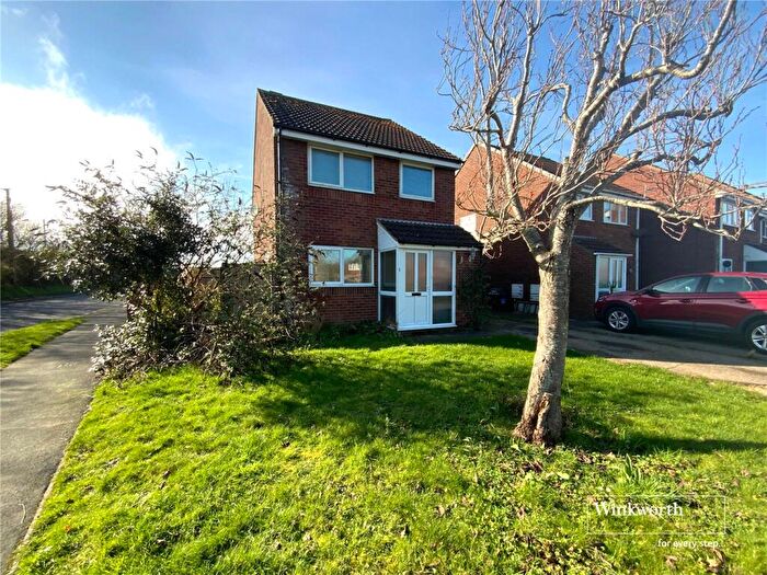 3 Bedroom Link Detached House For Sale In Comet Way, Mudeford, Christchurch, Dorset, BH23