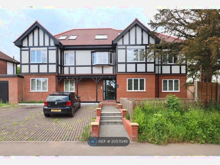 1 Bedroom Flat To Rent In Hillcrest Gardens, Esher, KT10