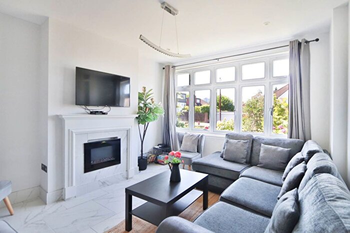 4 Bedroom Semi-Detached House To Rent In Highfield Road, Surbiton, KT5