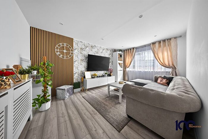 3 Bedroom Terraced House For Sale In Edinburgh Way, Pitsea, SS13