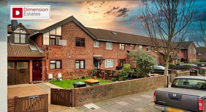 2 Bedroom End Of Terrace House To Rent In Station Road, Forest Gate, London E7