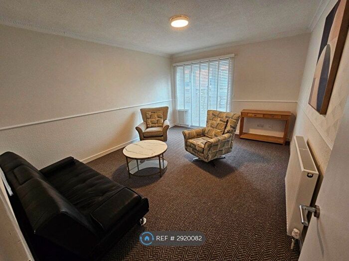 4 Bedroom Terraced House To Rent In Abercromby Street, Glasgow, G40