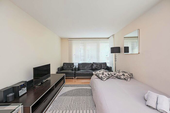 1 Bedroom Flat To Rent In High Timber Street, City, London, EC4V