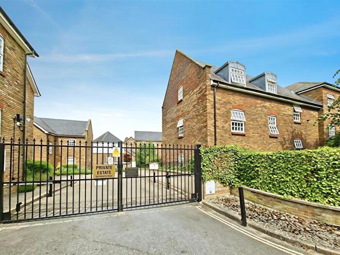 1 Bedroom Apartment For Sale In Davy Court, Rochester, ME1