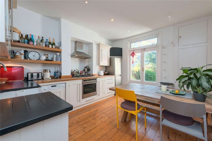 2 Bedroom Flat To Rent In Hanover Road, London, NW10