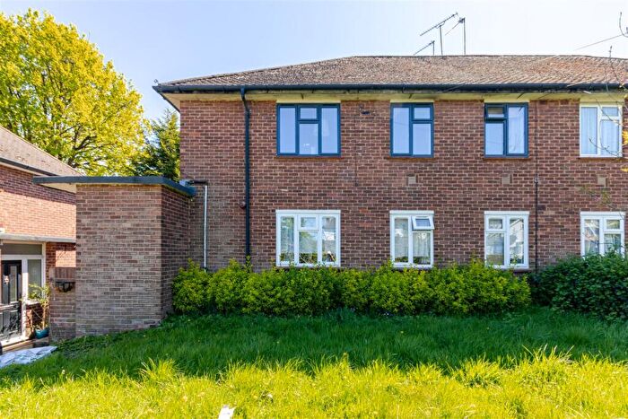 2 Bedroom Maisonette For Sale In Hill Lane, Ruislip, HA4