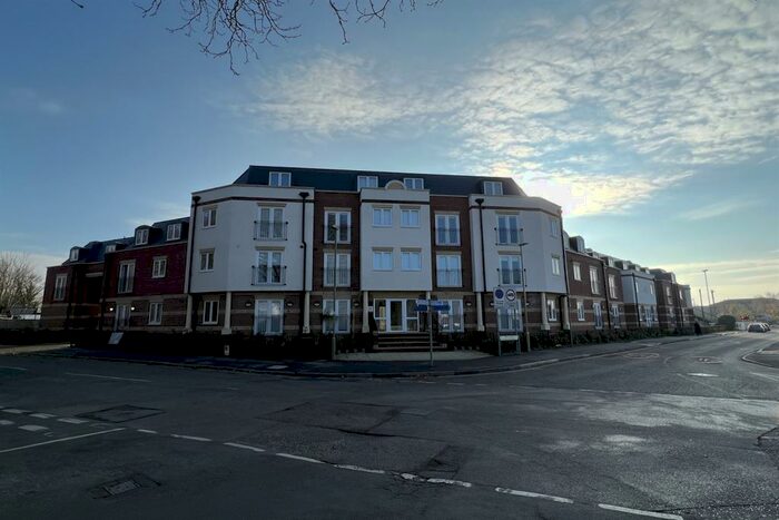 1 Bedroom Apartment To Rent In Bedroom Property In Station View, PO9