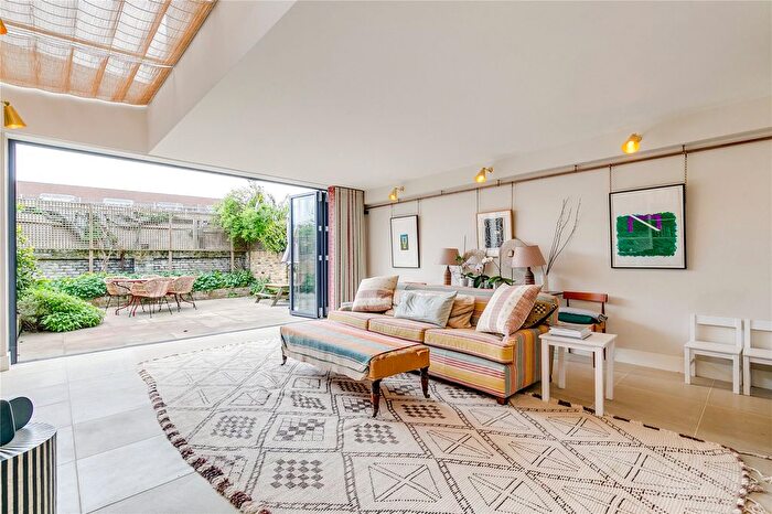 5 Bedroom Terraced House To Rent In Pennard Road, Shepherds Bush, London, W12