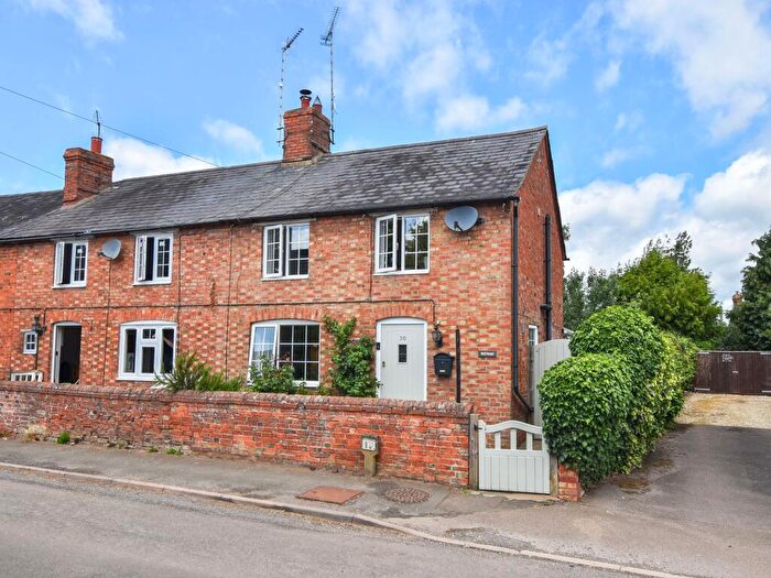 3 Bedroom End Of Terrace House For Sale In Wappenham Road, Abthorpe, NN12