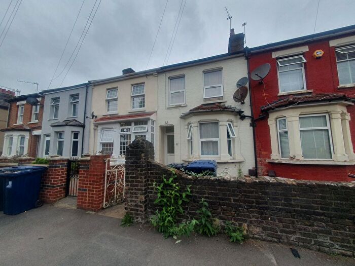 3 Bedroom Terraced House For Sale In Gladstone Road, Southall, UB2
