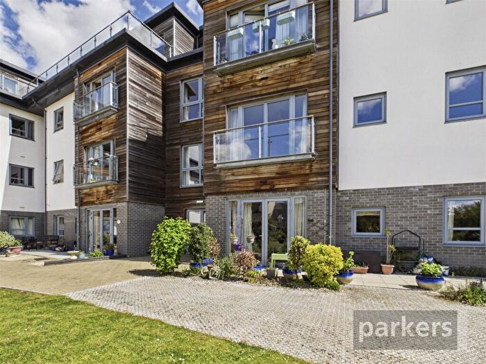 2 Bedroom Apartment For Sale In Buttercross Lane, Witney, Oxfordshire, OX28