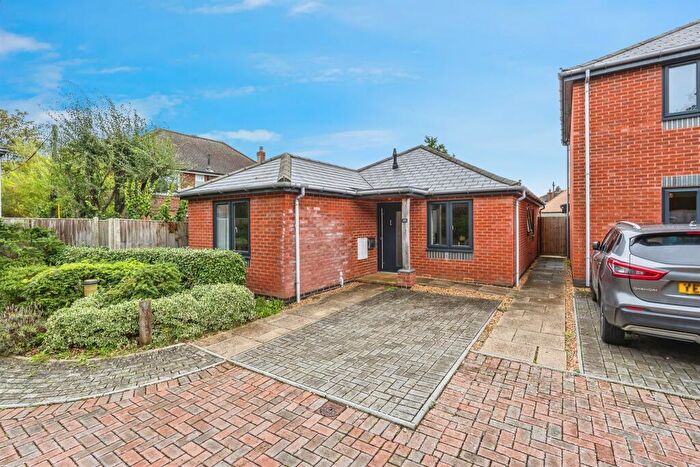 3 Bedroom Detached Bungalow For Sale In Long Lane, Holbury, Southampton, SO45