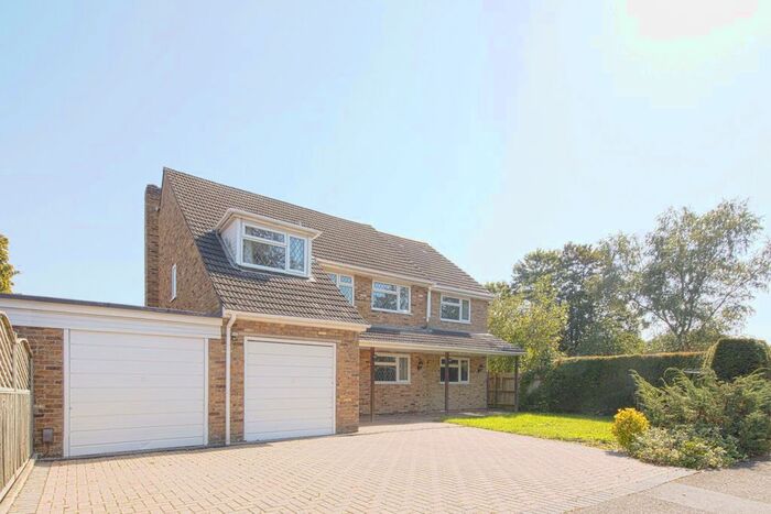 5 Bedroom Detached House To Rent In Farmers Way, Maidenhead, SL6