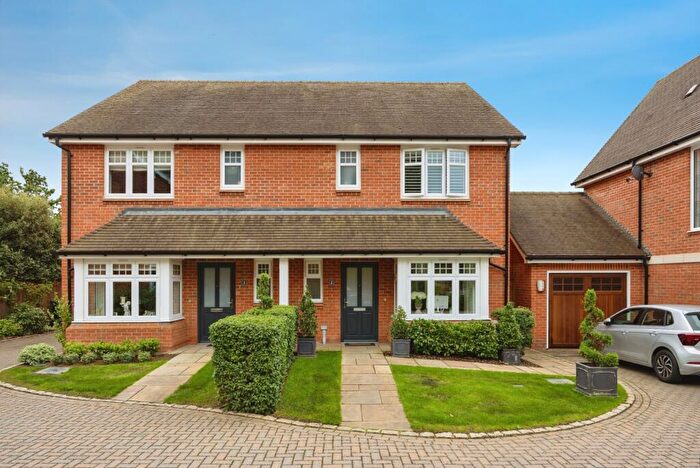3 Bedroom Semi Detached House For Sale In Box Grove, Cranleigh, Surrey, GU6
