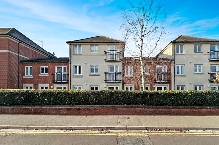 1 Bedroom Flat For Sale In Lymington Road, Highcliffe, Dorset., BH23