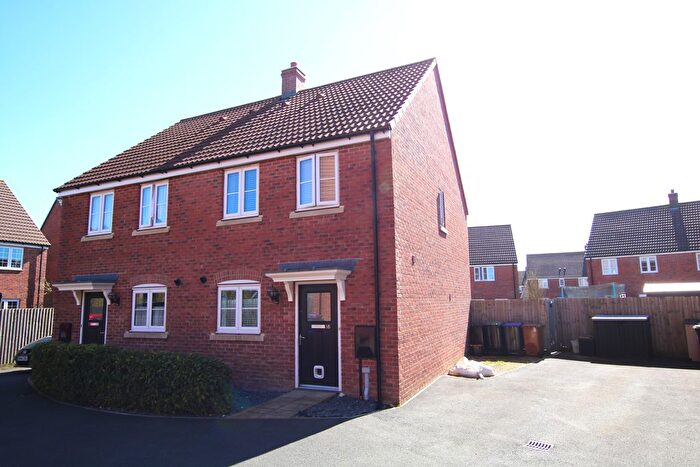 2 Bedroom Semi-Detached House For Sale In Craven Way, Navenby, LN5