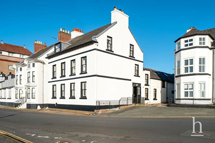 6 Bedroom Semi Detached House For Sale In The Parade, Parkgate, CH64