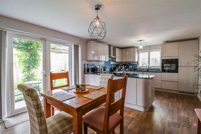 4 Bedroom Detached House For Sale In Ash Close, Killamarsh, Sheffield, S21