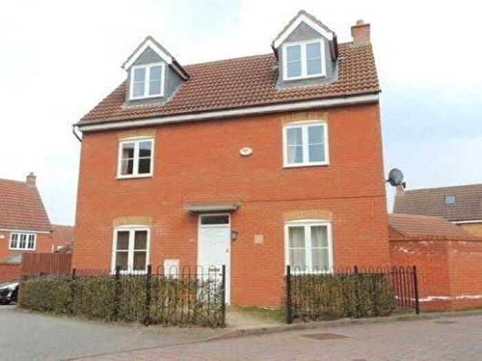 Detached House To Rent In Proctor Rise, Grange Farm, Milton Keynes, MK8