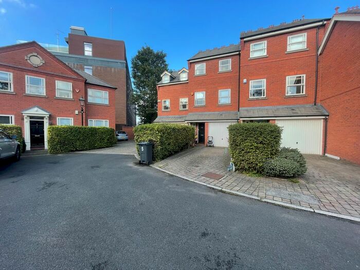 3 Bedroom Property To Rent In The Farthings, Harborne, Birmingham, B17