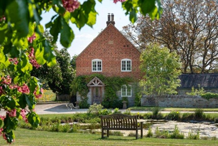 2 Bedroom Flat To Rent In Buckle Street, Ullington, WR11