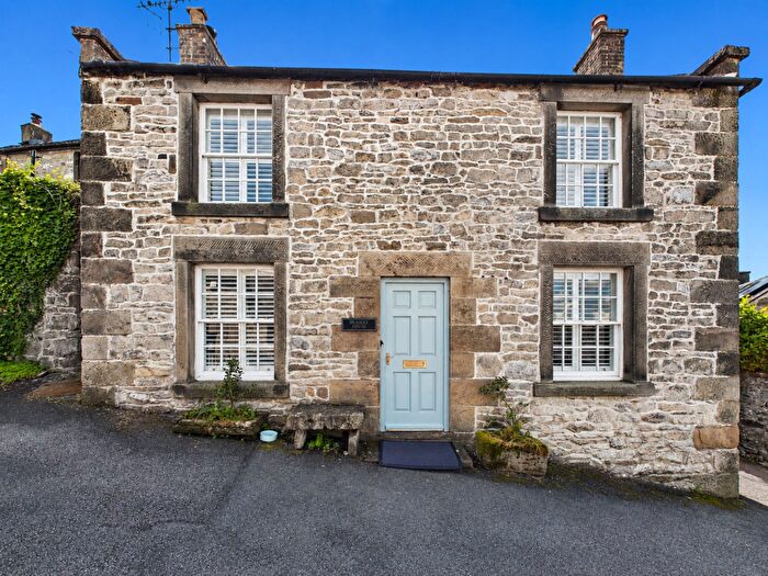 3 Bedroom Cottage For Sale In East Bank, Winster, DE4