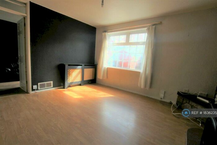 3 Bedroom Terraced House To Rent In Bunkers Hill Close, Blackburn, BB2