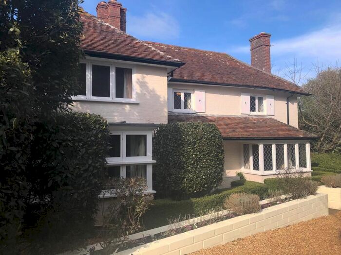 3 Bedroom Cottage To Rent In Lower Pennington Lane, Pennington, SO41