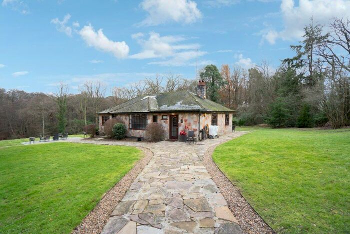 4 Bedroom Detached House To Rent In Parsonage Lane, Farnham Common, Slough, SL2