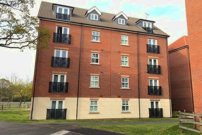 2 Bedroom Flat To Rent In Bessemer Close, Basildon, SS16