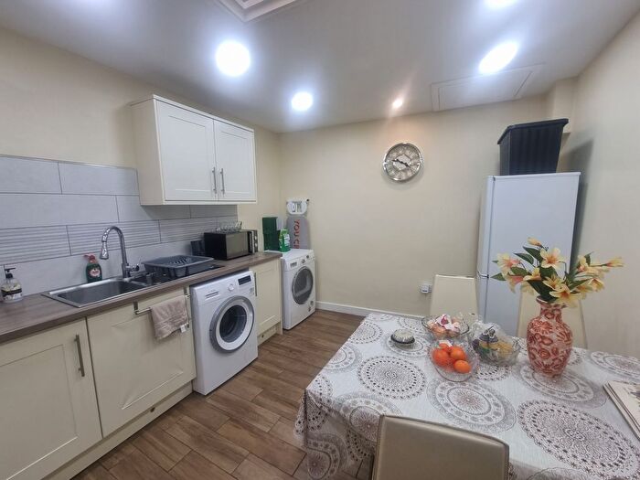 1 Bedroom Property To Rent In Church Lane, Ammanford, SA18