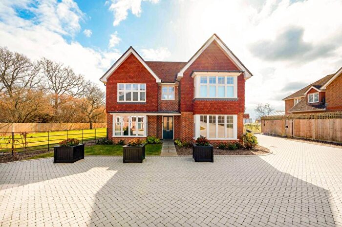 4 Bedroom Detached House For Sale In Blue Bell Rise, Worplesdon, Guildford, GU3