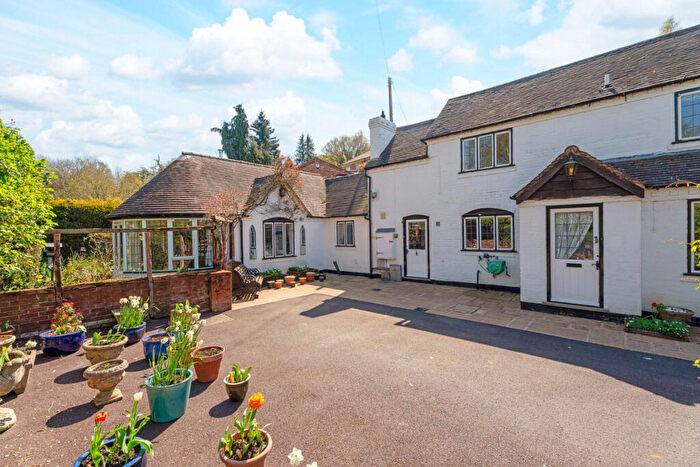 6 Bedroom Detached House For Sale In Titton Lane Titton Stourport-on-Severn, Worcestershire, DY13