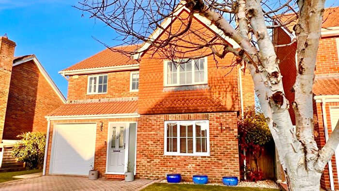 4 Bedroom Detached House For Sale In Wetherdown, Petersfield, Hampshire, GU31