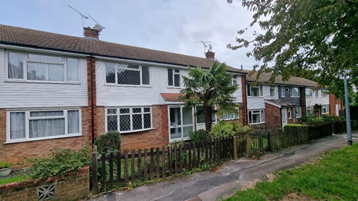 3 Bedroom Terraced House To Rent In Kenilworth Gardens, Gillingham, ME8