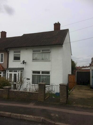 3 Bedroom End Of Terrace House To Rent In The Lowe, London IG7