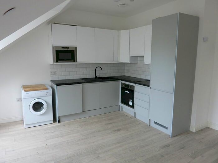 1 Bedroom Flat To Rent In Ewell Road, Surbiton, KT6