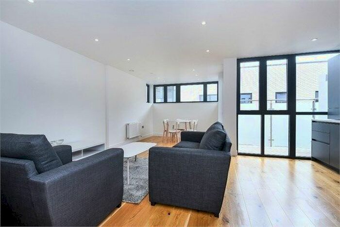 3 Bedroom Flat To Rent In Alpha House, Dalston, London E8