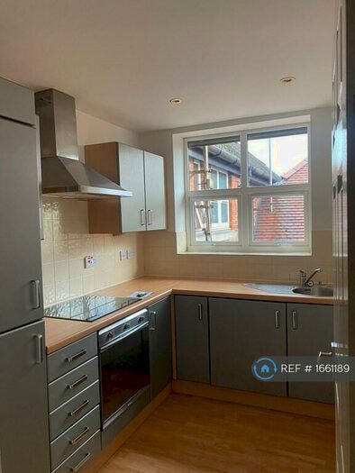 2 Bedroom Flat To Rent In Kensington Court, Nantwich, CW5