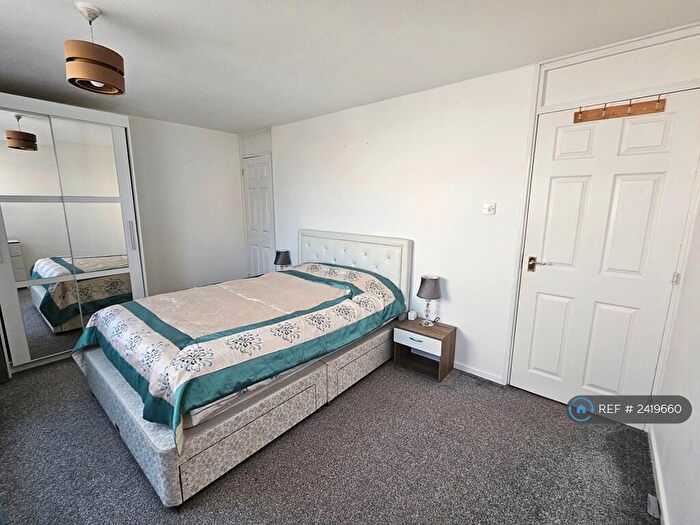 3 Bedroom Terraced House To Rent In Tulip Close, Romford, RM3