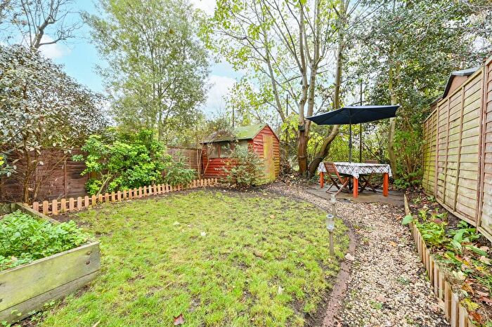 1 Bedroom Flat For Sale In Lammas Park Road, Ealing, London, W5