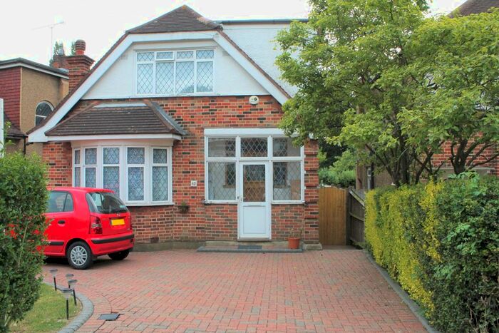 3 Bedroom Detached House To Rent In Tolcarne Drive, Pinner, HA5
