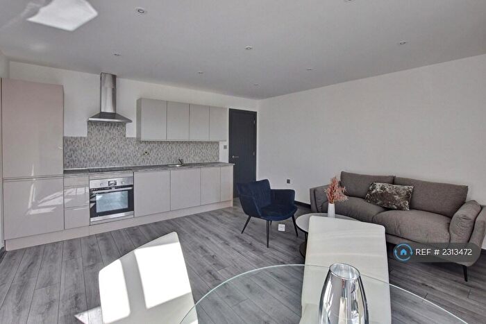 1 Bedroom Flat To Rent In Trinity Apartments, Leeds, LS13