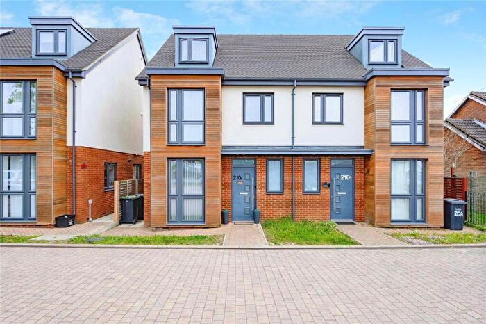 4 Bedroom Semi-Detached House For Sale In Sundon Park Road, Luton, Bedfordshire, LU3